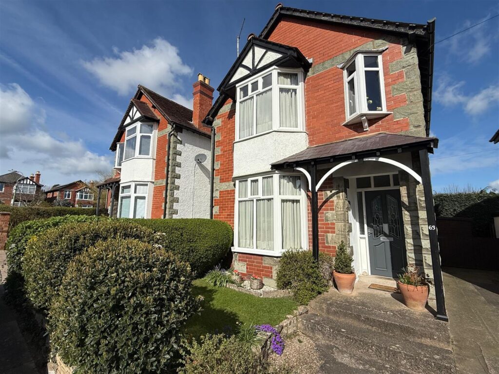 Copthorne Drive, Copthorne, Shrewsbury