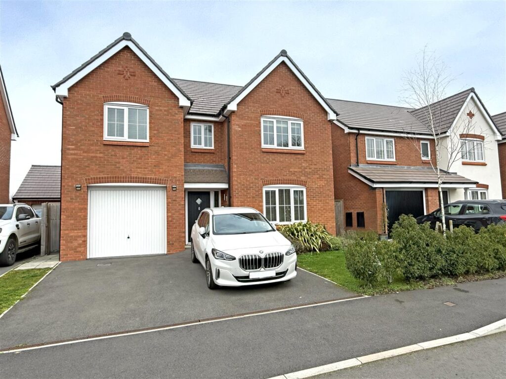 Whitfield Crescent, Copthorne Keep, Shrewsbury