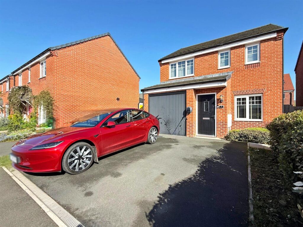 Davison Drive, Weir Hill Gardens, Shrewsbury