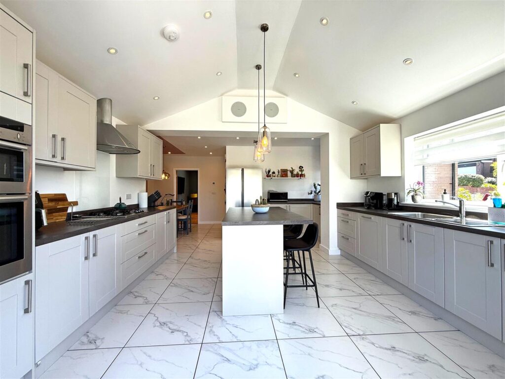 Broad Oak Crescent, Bayston Hill, Shrewsbury