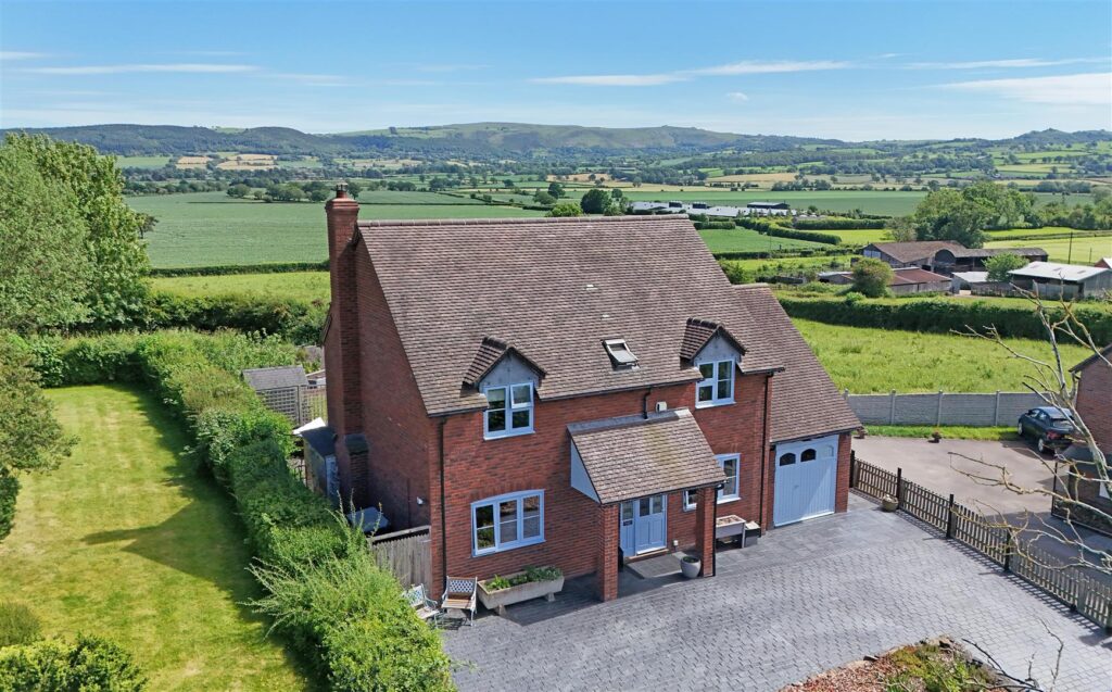 Dog Rose Bank, Aston Rogers, Westbury