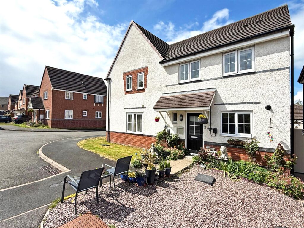 Nuthatch Close, Radbrook, Shrewsbury