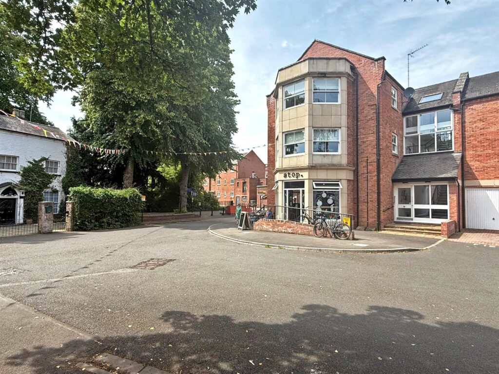 St. Julians Crescent, Shrewsbury