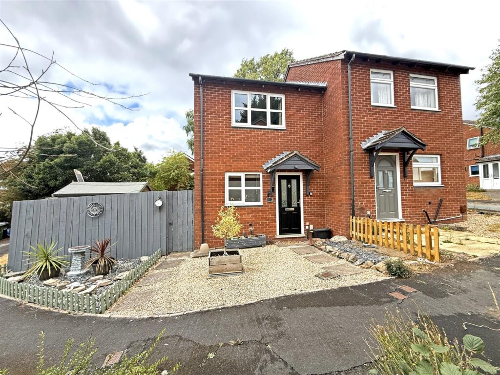 Ravenscourt Walk, Copthorne, Shrewsbury